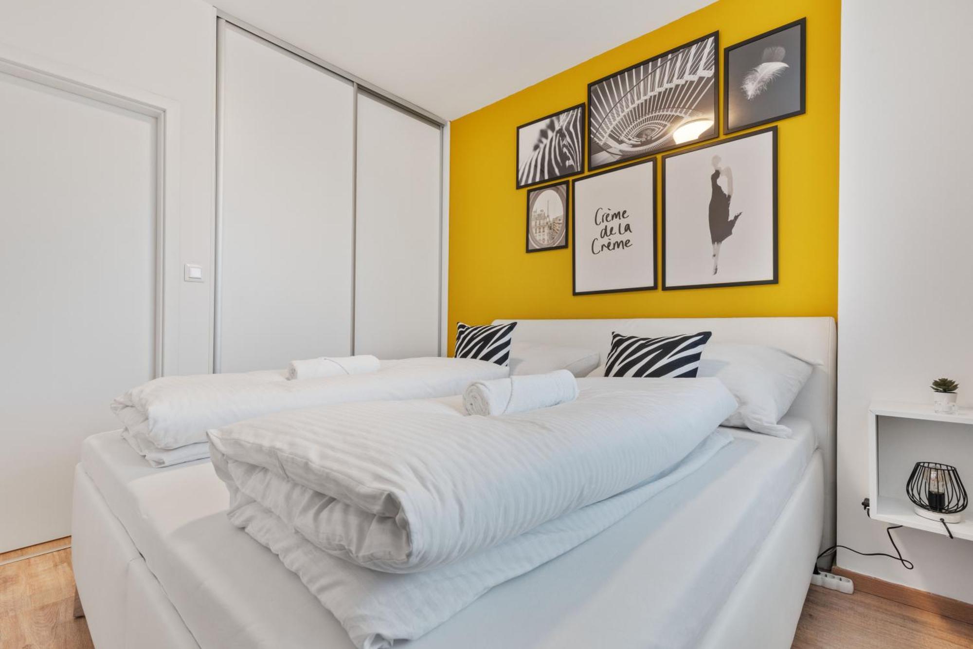 Апартаменти Lam Safari - Balcony - Ac - Free Parking Братислава Екстер'єр фото
