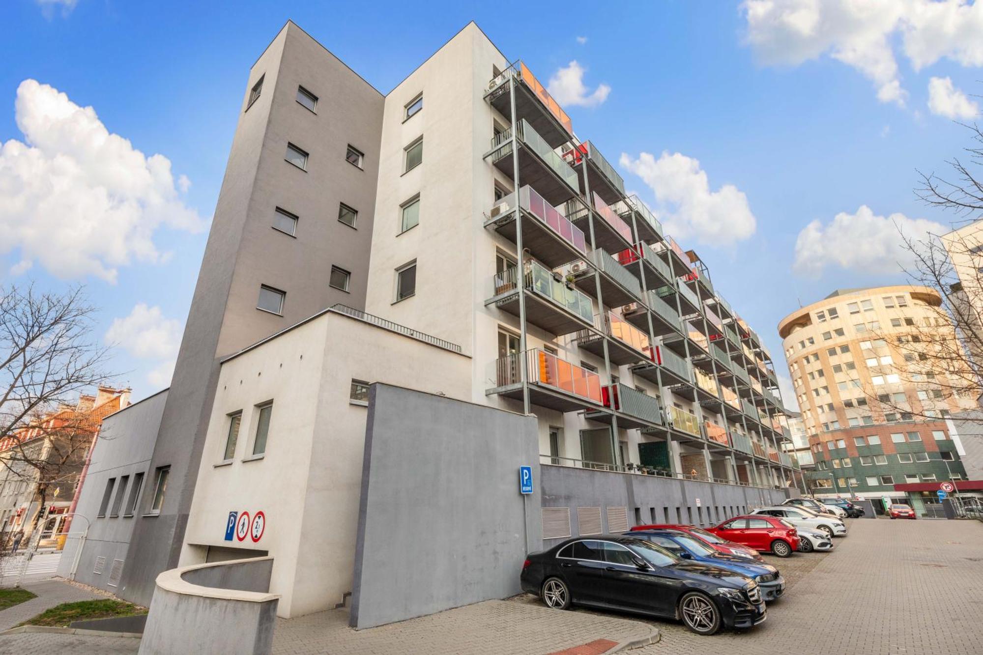Апартаменти Lam Safari - Balcony - Ac - Free Parking Братислава Екстер'єр фото