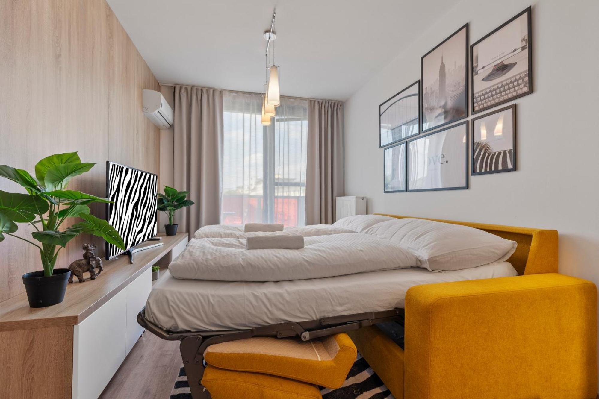Апартаменти Lam Safari - Balcony - Ac - Free Parking Братислава Екстер'єр фото