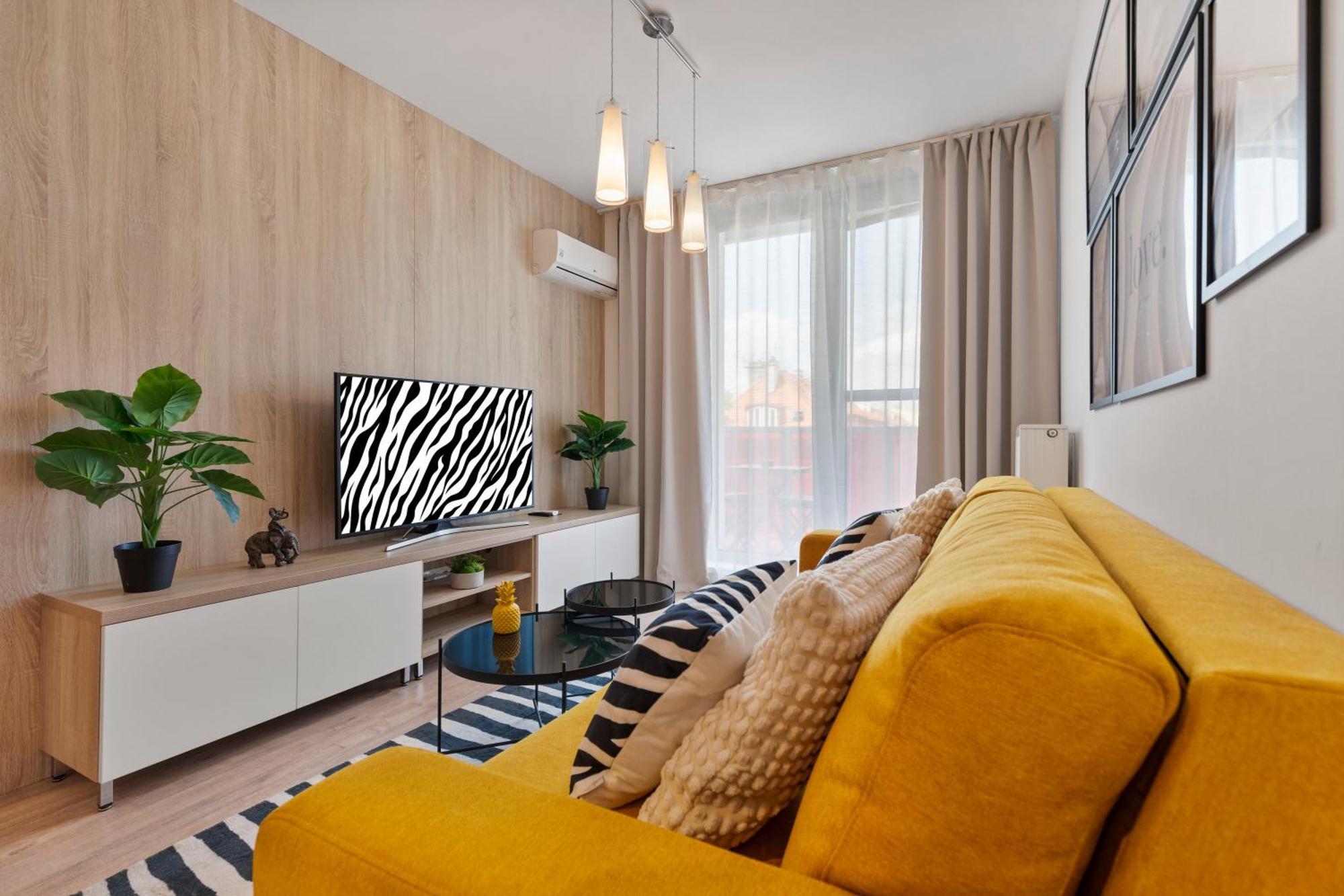 Апартаменти Lam Safari - Balcony - Ac - Free Parking Братислава Екстер'єр фото